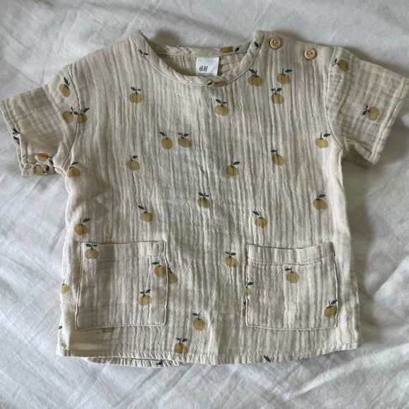 NWT H&M Apple Shirt & Shorts set - Picture 2 of 5